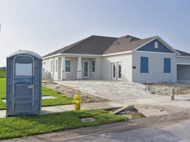 Best Porta potty rental near me  in Cleves, OH